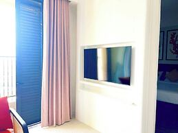 2 Bedrooms Apartment In Sunset Town