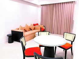 2 Bedrooms Apartment In Sunset Town