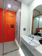 2 Bedrooms Apartment In Sunset Town