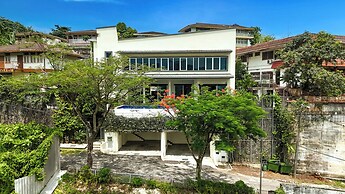 38Pax Flame of the Forest Retreat Villa KL by Verano