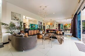 38Pax Flame of the Forest Retreat Villa KL by Verano