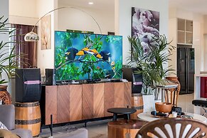 38Pax Flame of the Forest Retreat Villa KL by Verano