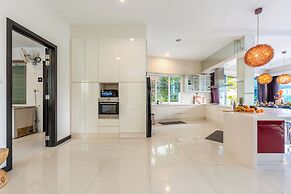 38Pax Flame of the Forest Retreat Villa KL by Verano