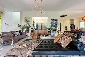 38Pax Flame of the Forest Retreat Villa KL by Verano