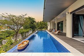 38Pax Flame of the Forest Retreat Villa KL by Verano