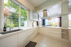 38Pax Flame of the Forest Retreat Villa KL by Verano