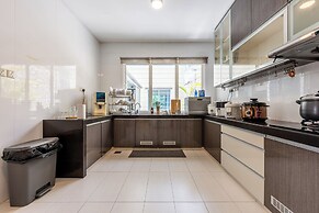 38Pax Flame of the Forest Retreat Villa KL by Verano