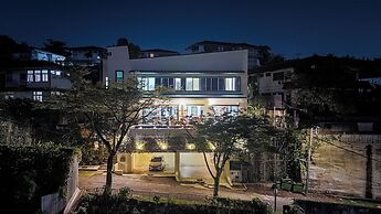 38Pax Flame of the Forest Retreat Villa KL by Verano