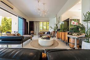 38Pax Flame of the Forest Retreat Villa KL by Verano