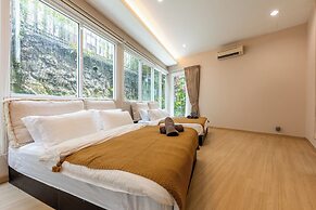 38Pax Flame of the Forest Retreat Villa KL by Verano