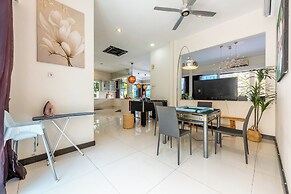 38Pax Flame of the Forest Retreat Villa KL by Verano