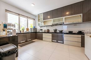 38Pax Flame of the Forest Retreat Villa KL by Verano