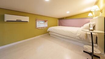 Namhae Elsia Pet Pool Villa Pension