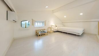 Namhae Elsia Pet Pool Villa Pension