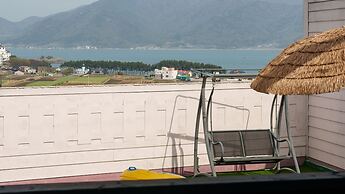 Namhae Elsia Pet Pool Villa Pension