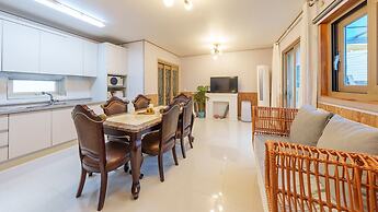 Namhae Elsia Pet Pool Villa Pension