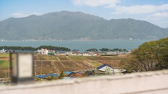 Namhae Elsia Pet Pool Villa Pension