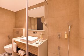 Lemon Tree Hotel Arpora Goa