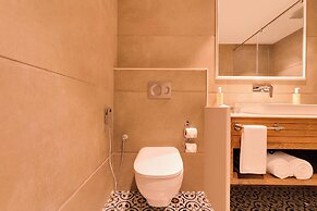 Lemon Tree Hotel Arpora Goa