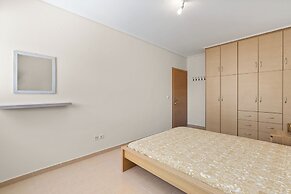 Nikiana Beach Modern Apartment