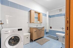 Nikiana Beach Modern Apartment