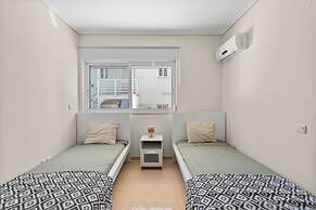 Nikiana Beach Modern Apartment