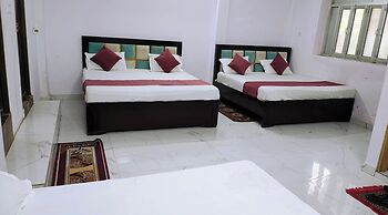 Hotel Shri Hari Lodge Ram Nagari Ayodhya