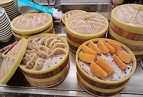 Linfen Wanda Yuehua Hotel