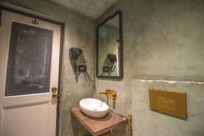 White Pearl Colaba