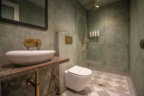 White Pearl Colaba