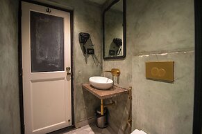 White Pearl Colaba