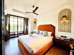 White Pearl Colaba