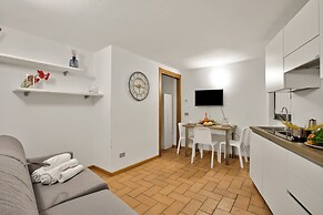 Lemon House With Shared Pool