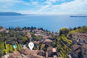 Zagara House Lake View & Shared Pool