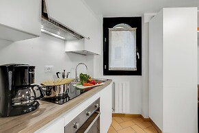 Zagara House Lake View & Shared Pool