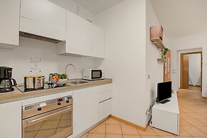 Magnolia House With Shared Pool