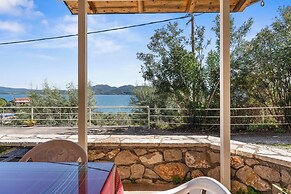 Cosy Nikiana Beach Apartment