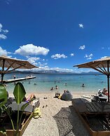 Cosy Nikiana Beach Apartment