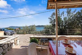 Cosy Nikiana Beach Apartment