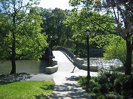 Salute de Madison Park Apartments