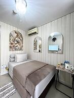 Salute de Madison Park Apartments