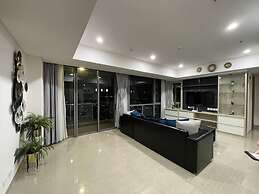 Fairview House - Luxstay near Airport