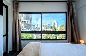 Chic City Center Stay With Stunning View