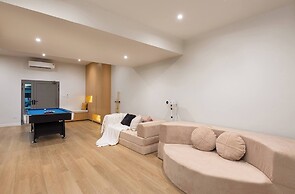 Stylish 5BR Poolhouse & Theater 2mins to BTS