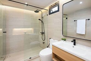 Stylish 5BR Poolhouse & Theater 2mins to BTS