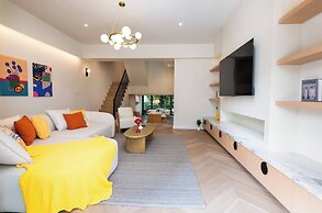 Stylish 5BR Poolhouse & Theater 2mins to BTS