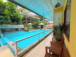 Sea Breeze Resort & Spa