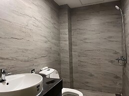 Premium Collins Boulevard Near Airport