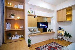 Premium Collins Boulevard Near Airport