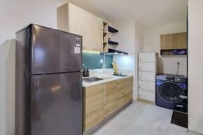 Premium Collins Boulevard Near Airport